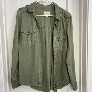American Eagle Olive Green Button Down Shirt